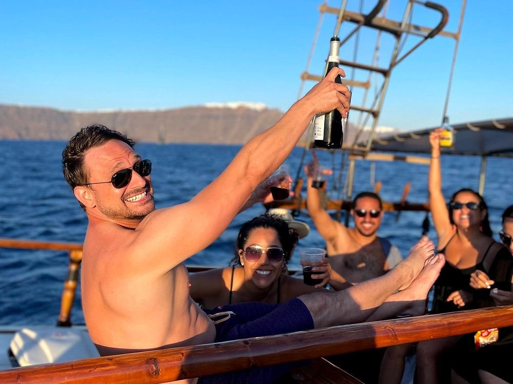 Ultimate Singles Group Travel for Introverted Men: Iceland Spotlight